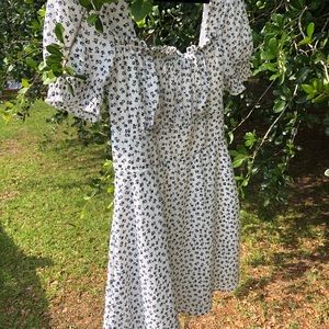 white sundress with small blue flowers size S